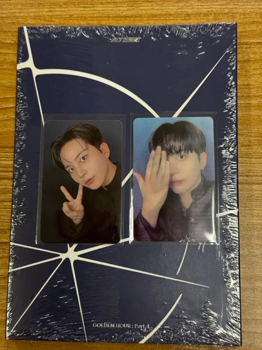 ATEEZ（エイティーズ・アチズ）FROMM STORE からのレンチキュラー＋뀨