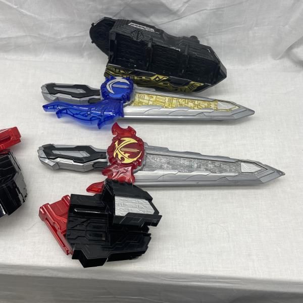 中古】現状品・動作未確認)仮面ライダーセイバー 変身アイテムセット