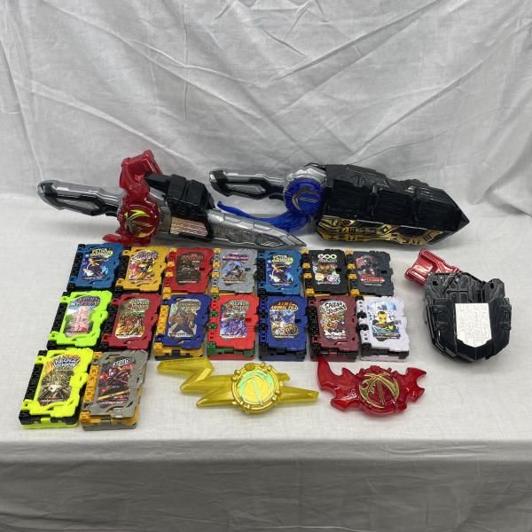 中古】現状品・動作未確認)仮面ライダーセイバー 変身アイテムセット