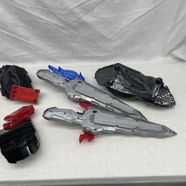 中古】現状品・動作未確認)仮面ライダーセイバー 変身アイテムセット