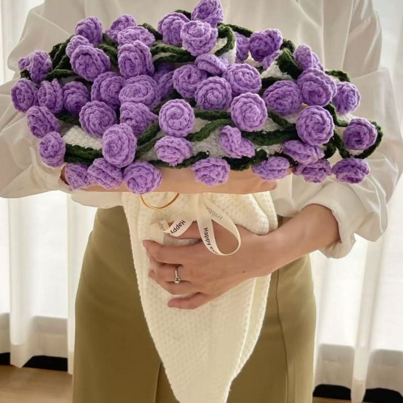 【新品】バラの花束ブランケット パープル（99輪）ギフトバッグ入り 敷物 手編み風 膝掛け おしゃれ ロマンチック 誕生日 贈り物