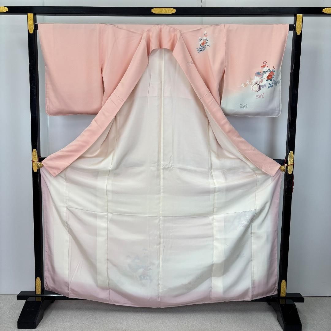 訪問着 御所車 花模様 暈し エ霞 金彩 今様色 しつけ糸 K-5881 訪問着 御所車 花模様 暈し エ霞 金彩 今様色 しつけ糸 K-5881 - メルカリ