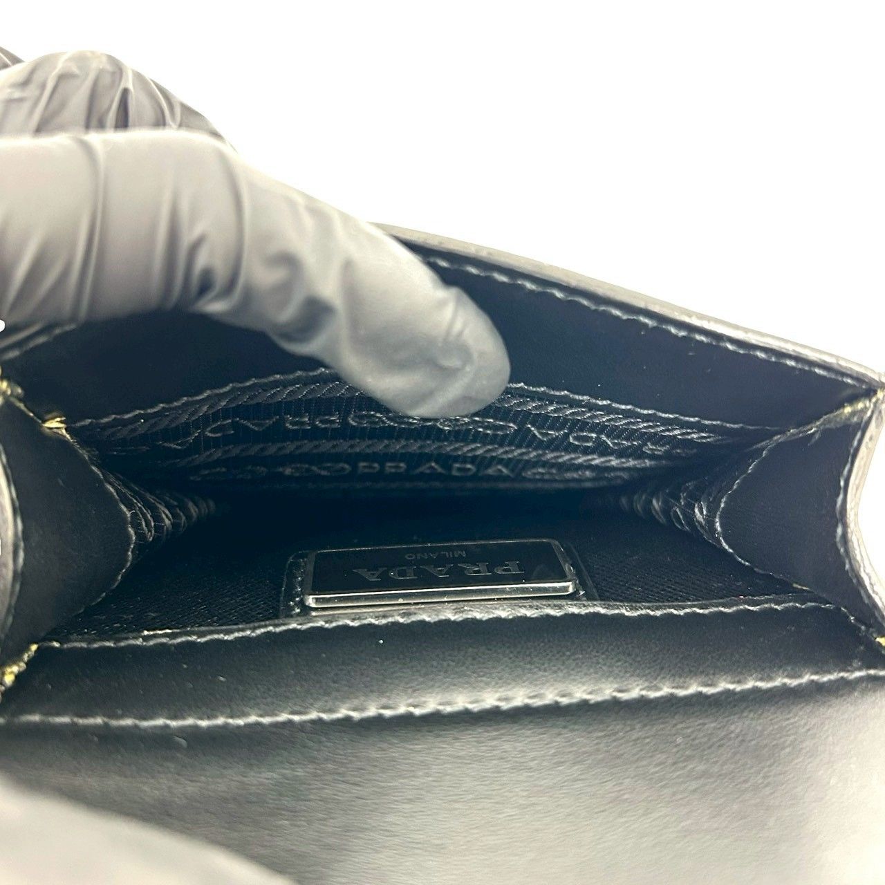 極 美品 PRADA プラダ 三角ロゴ 金具 サフィアーノ レザー 本革 