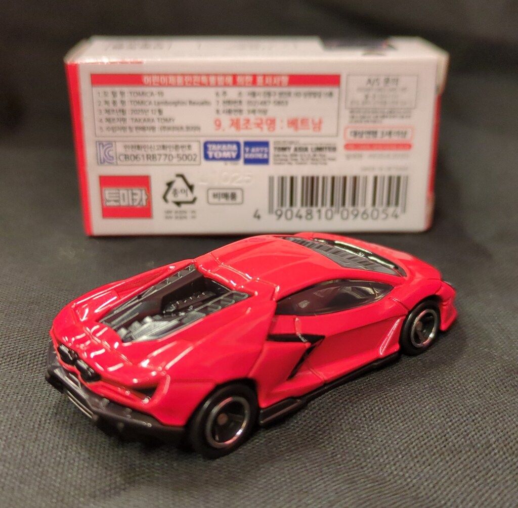 トミカ　海外限定　アジア限定　ランボルギーニ　レヴエルト　赤　非売品 2 専 タカラトミー トミカ赤箱ベトナム製/アジア限定 ランボルギーニ