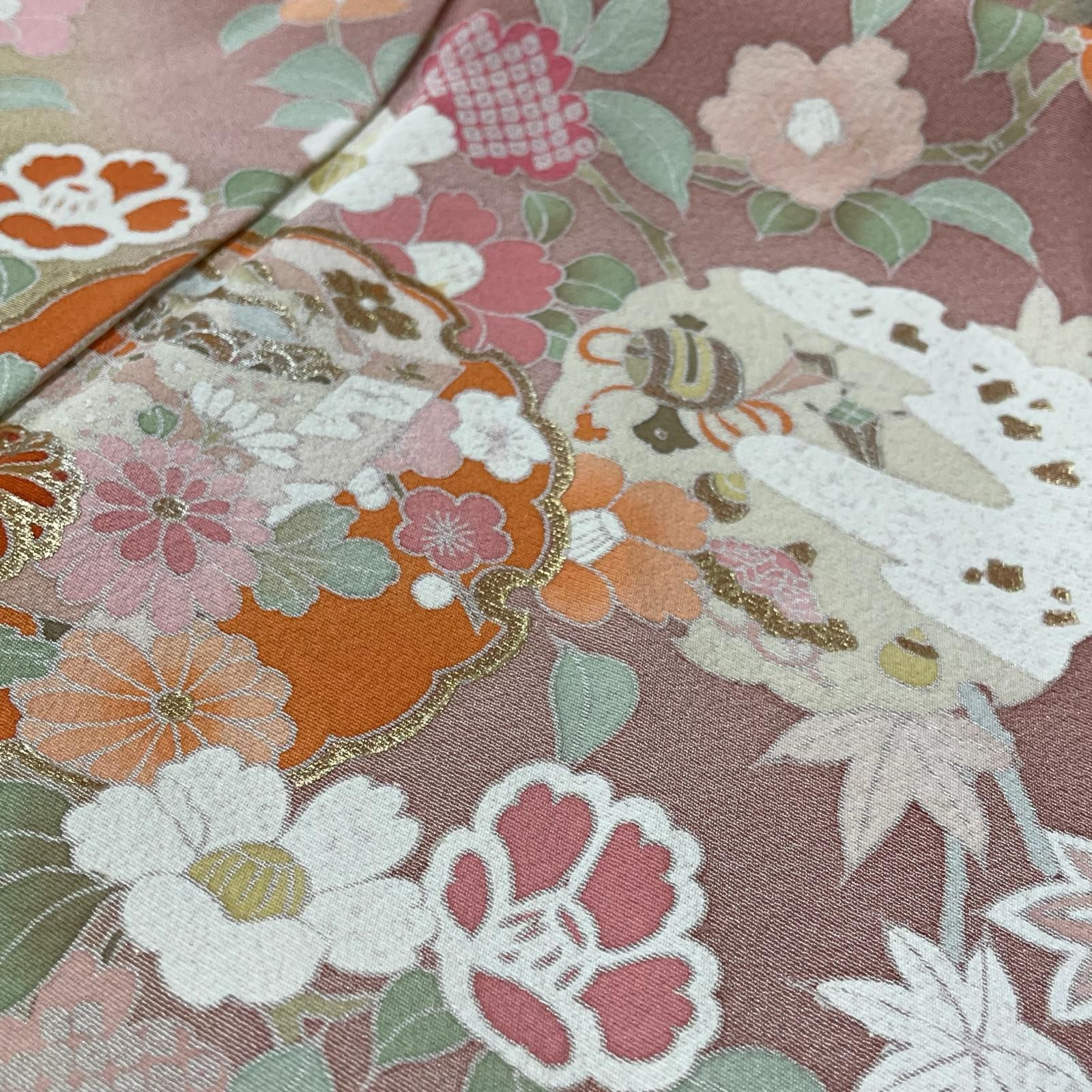 訪問着 金彩 箔 雪輪 美しい花模 檜垣 着物 正絹 X-151 - メルカリ 訪問着 金彩 箔 雪輪 美しい花模 檜垣 着物 正絹 X-151 - メルカリ
