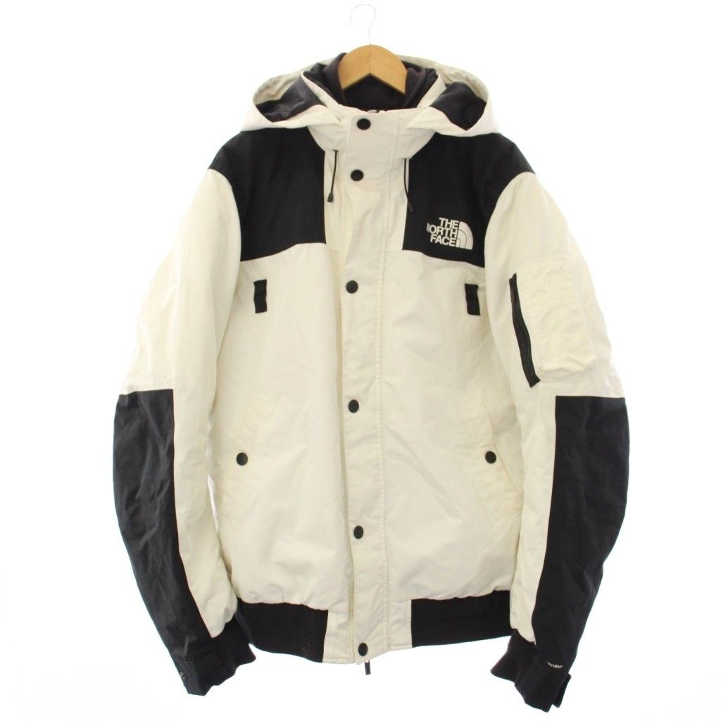 ノースフェイス　sacai ボンバージャケット　ダウン売り切り！！！！ 即完売の大注目コラボsacai × The North Face より、即完売のボンバー