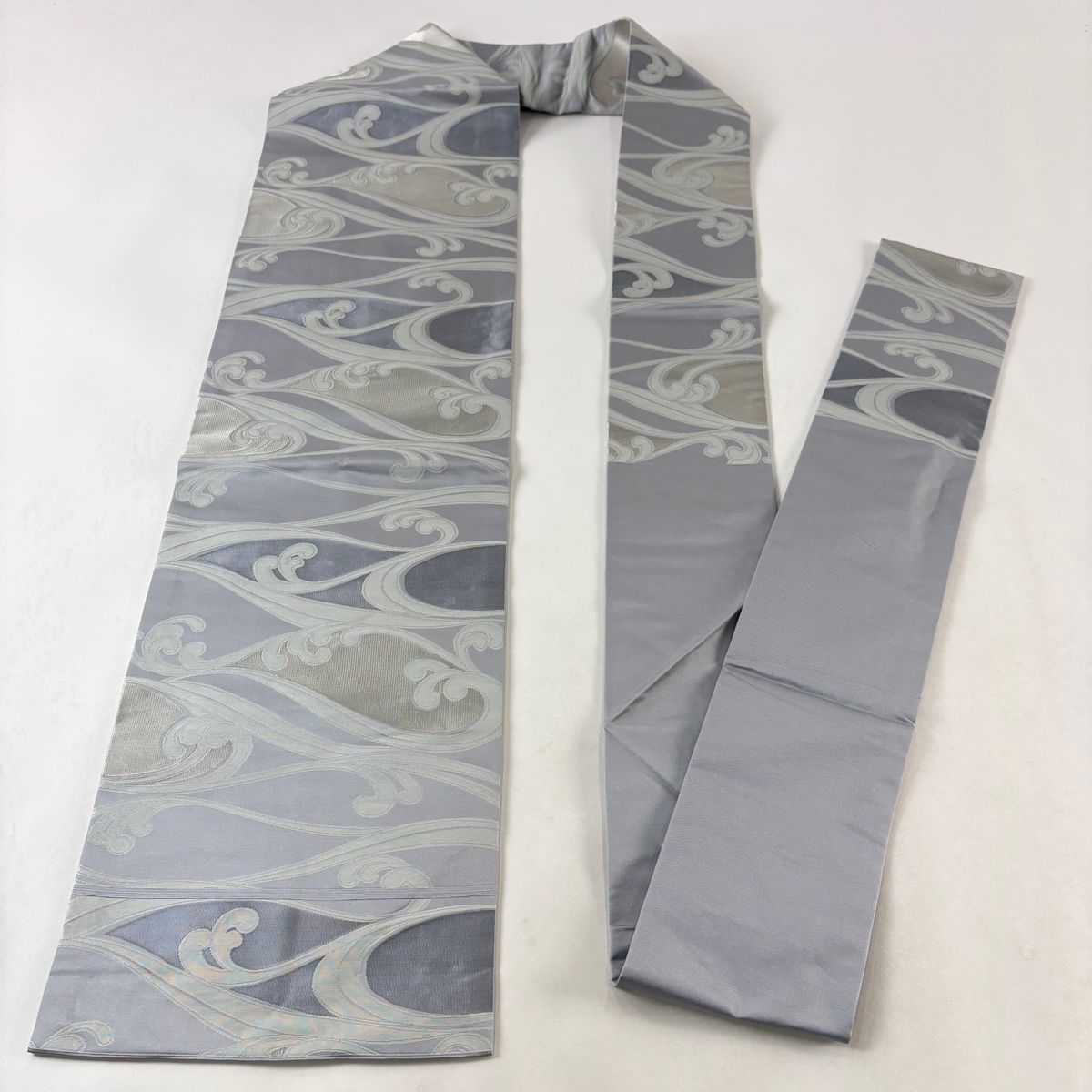 美品】 名古屋帯 優品 波頭 銀糸 灰色 正絹 【中古】 - メルカリ