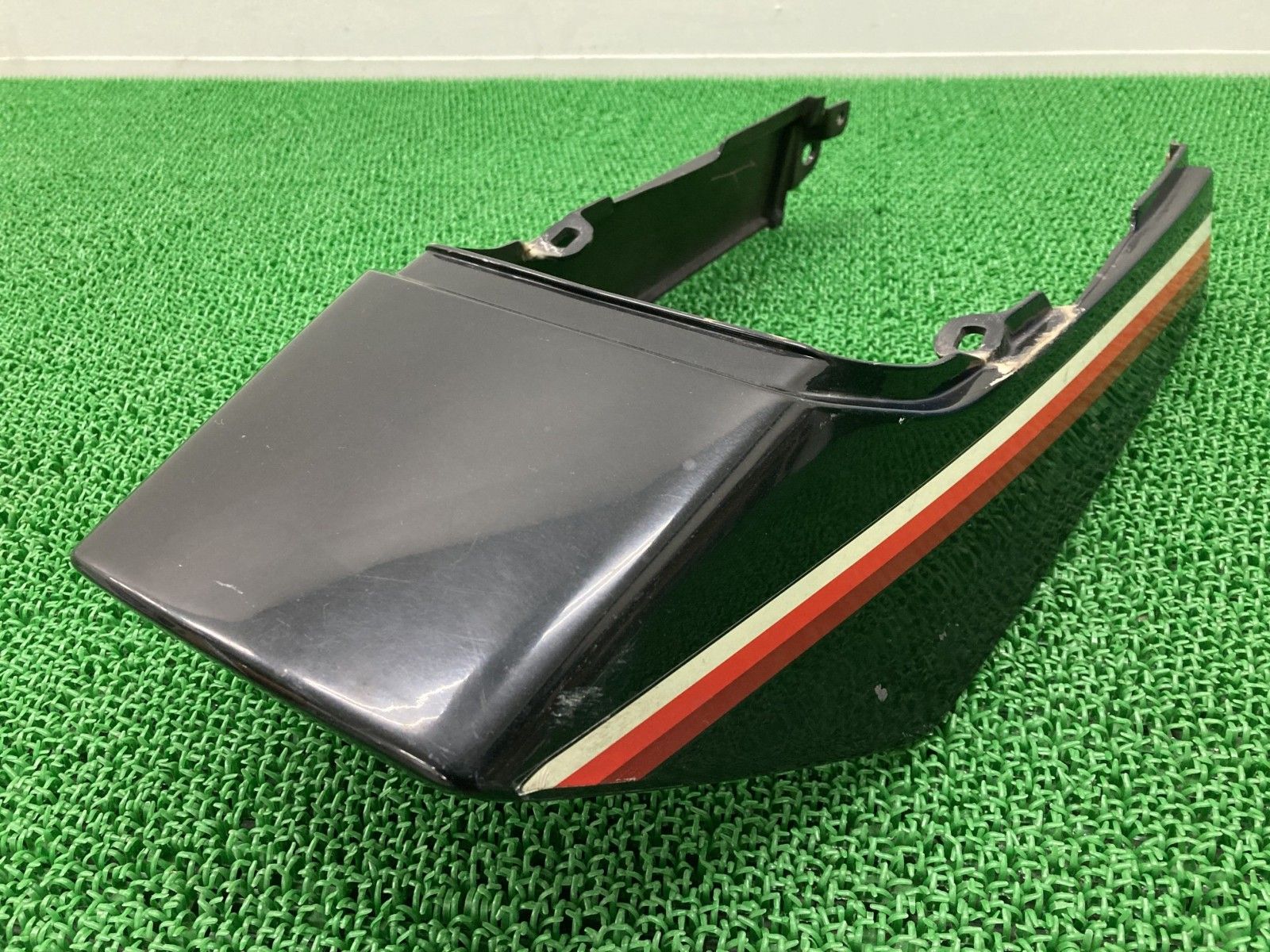 VT250F テールカウル 黒 KM3 ホンダ 純正 中古 バイク 部品 MC08