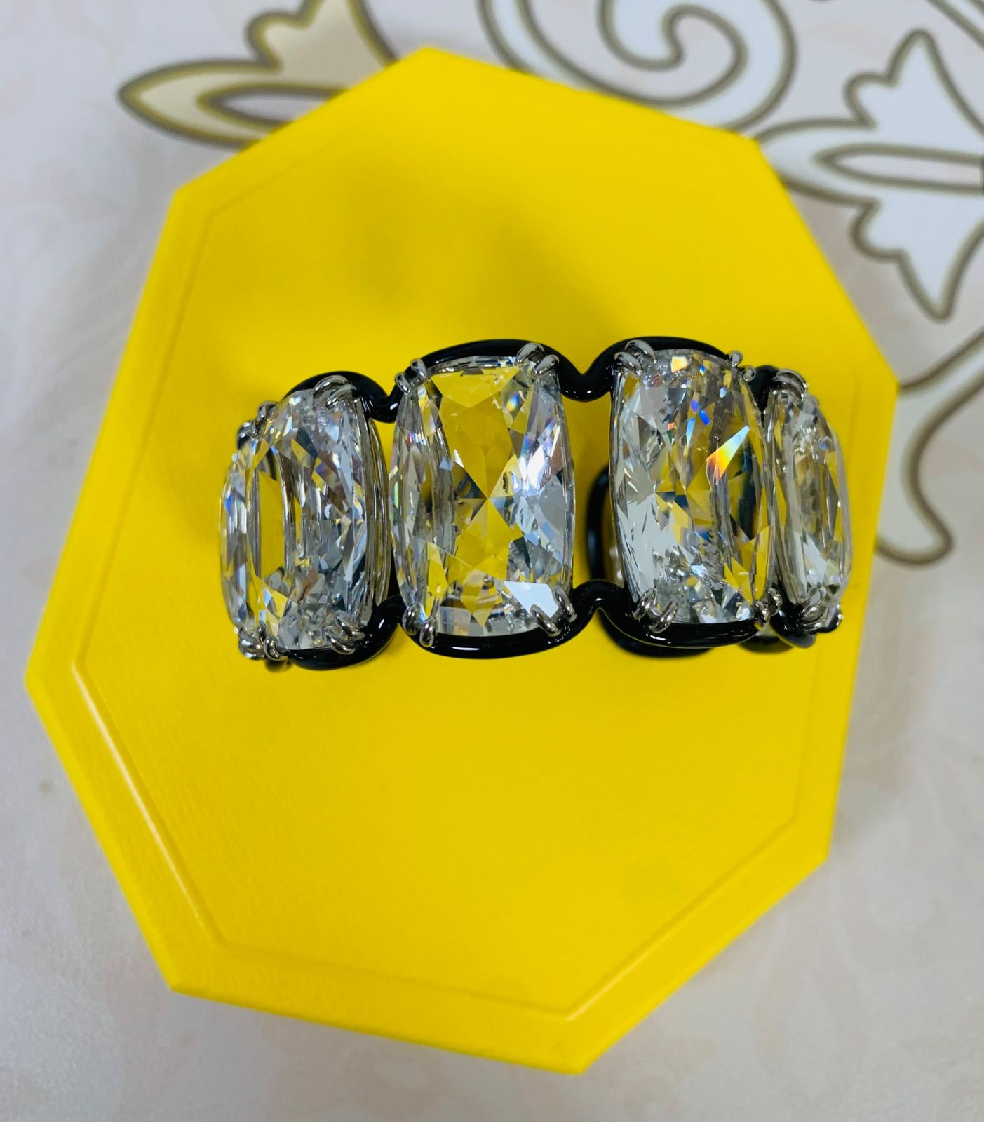ほぼ新品 スワロフスキー Swarovski Harmonia 大粒バングル M - メルカリ
