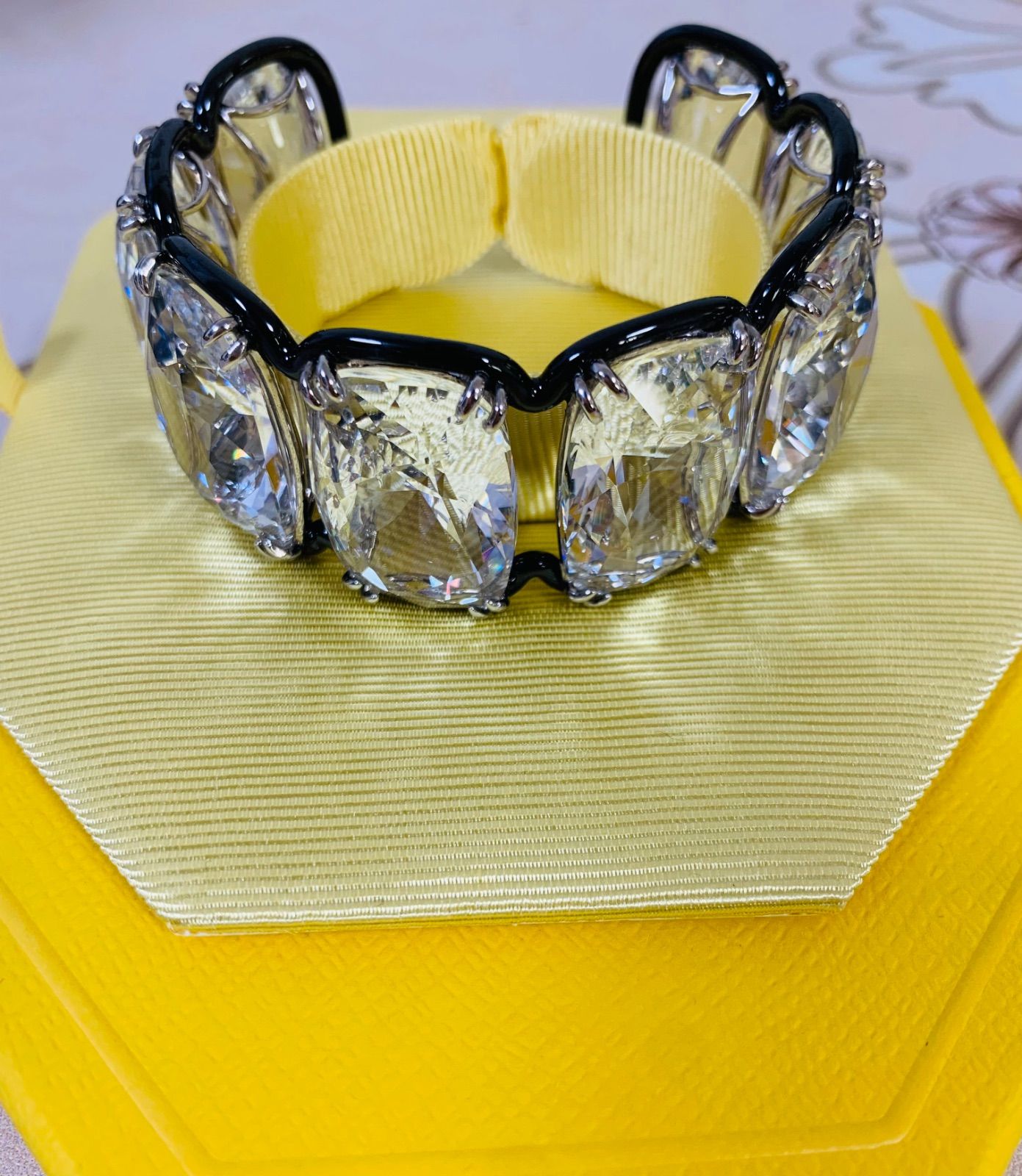 【美品】Swarovski Harmonia バングル ほぼ新品 スワロフスキー Swarovski Harmonia 大粒バングル M - メルカリ