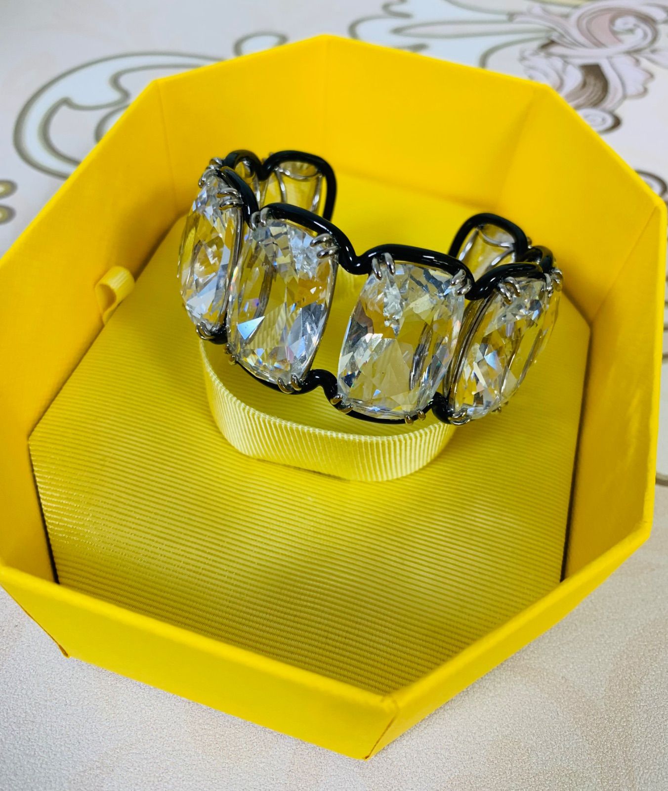【美品】Swarovski Harmonia バングル レディース ほぼ新品 スワロフスキー Swarovski Harmonia 大粒バングル M