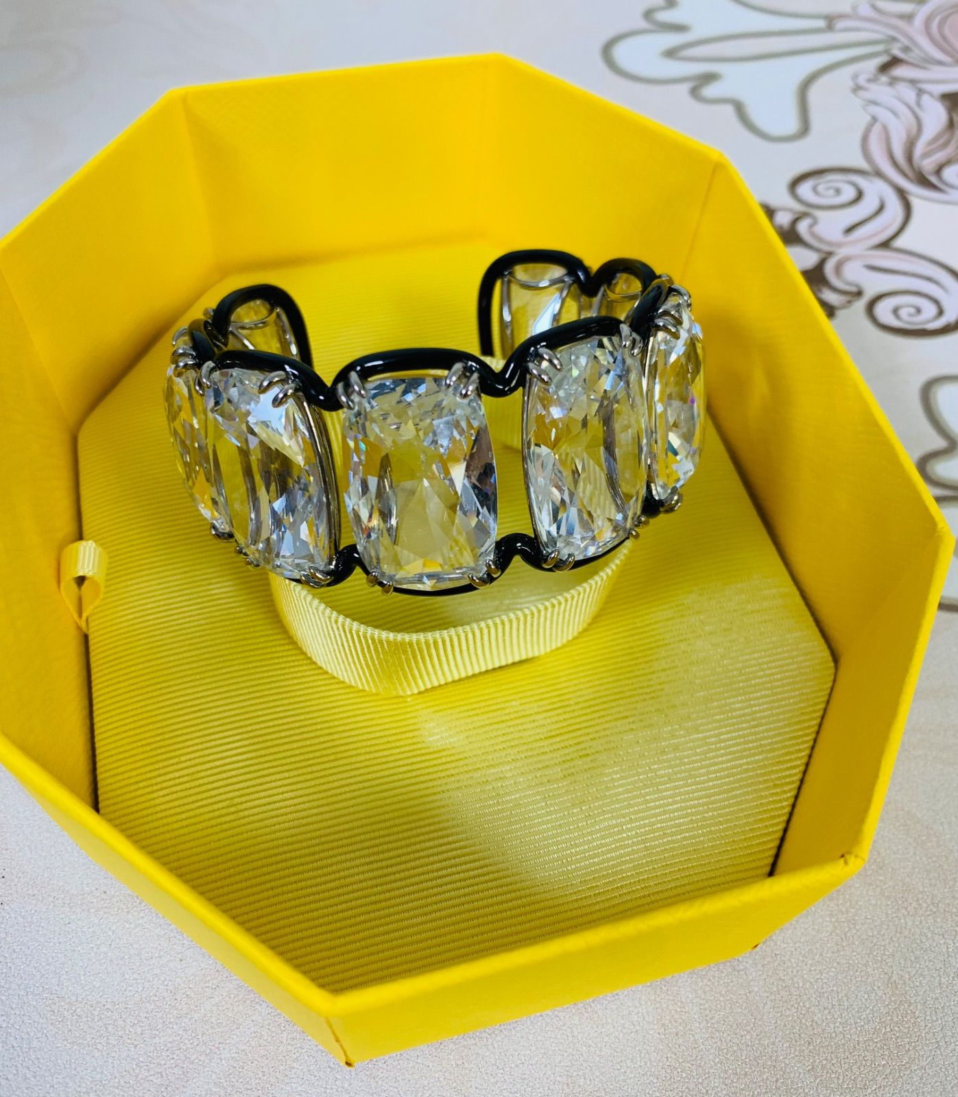 ほぼ新品 スワロフスキー Swarovski Harmonia 大粒バングル M - メルカリ
