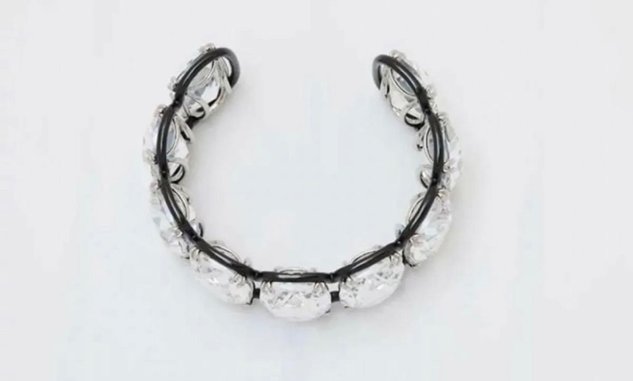 ほぼ新品 スワロフスキー Swarovski Harmonia 大粒バングル M - メルカリ
