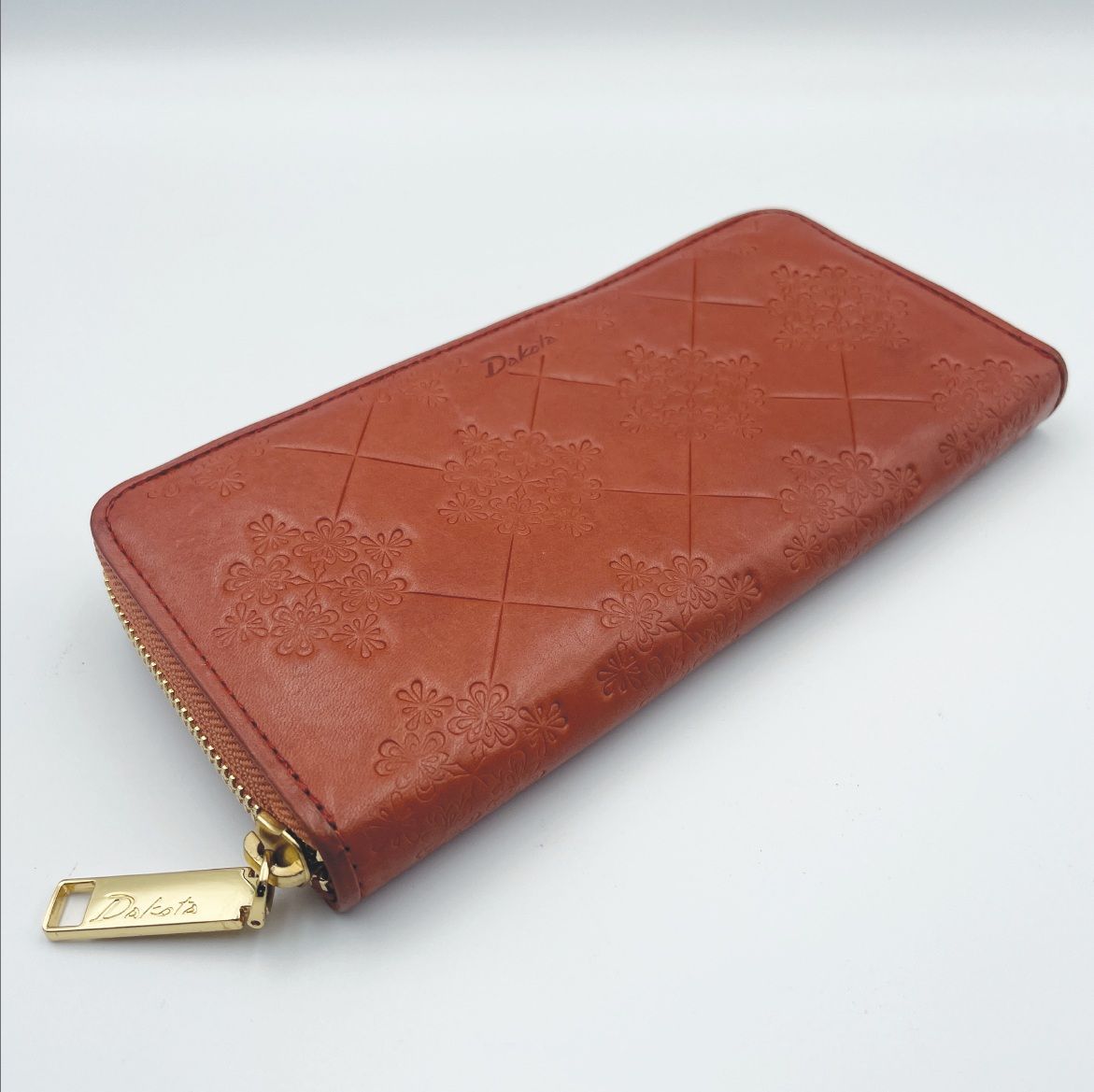 Dakota（ダコタ） 極美品 長財布 ラウンドファスナー モナシリーズ 花 
