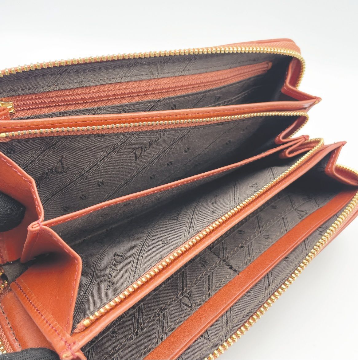 Dakota（ダコタ） 極美品 長財布 ラウンドファスナー モナシリーズ 花 