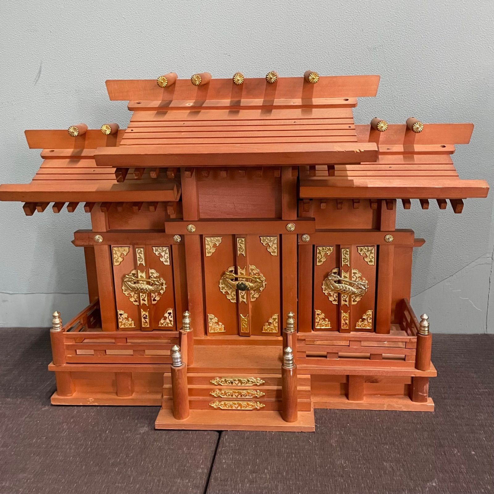 ♭ 神棚 三社屋根 神具 幅41cm
