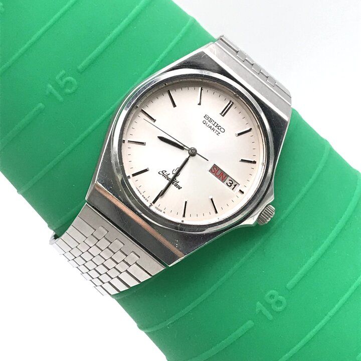 良品 SEIKO セイコー シルバー ウェーブ 5933-7000 クォーツ 良品 SEIKO セイコー シルバー ウェーブ 5933-7000 クォーツ