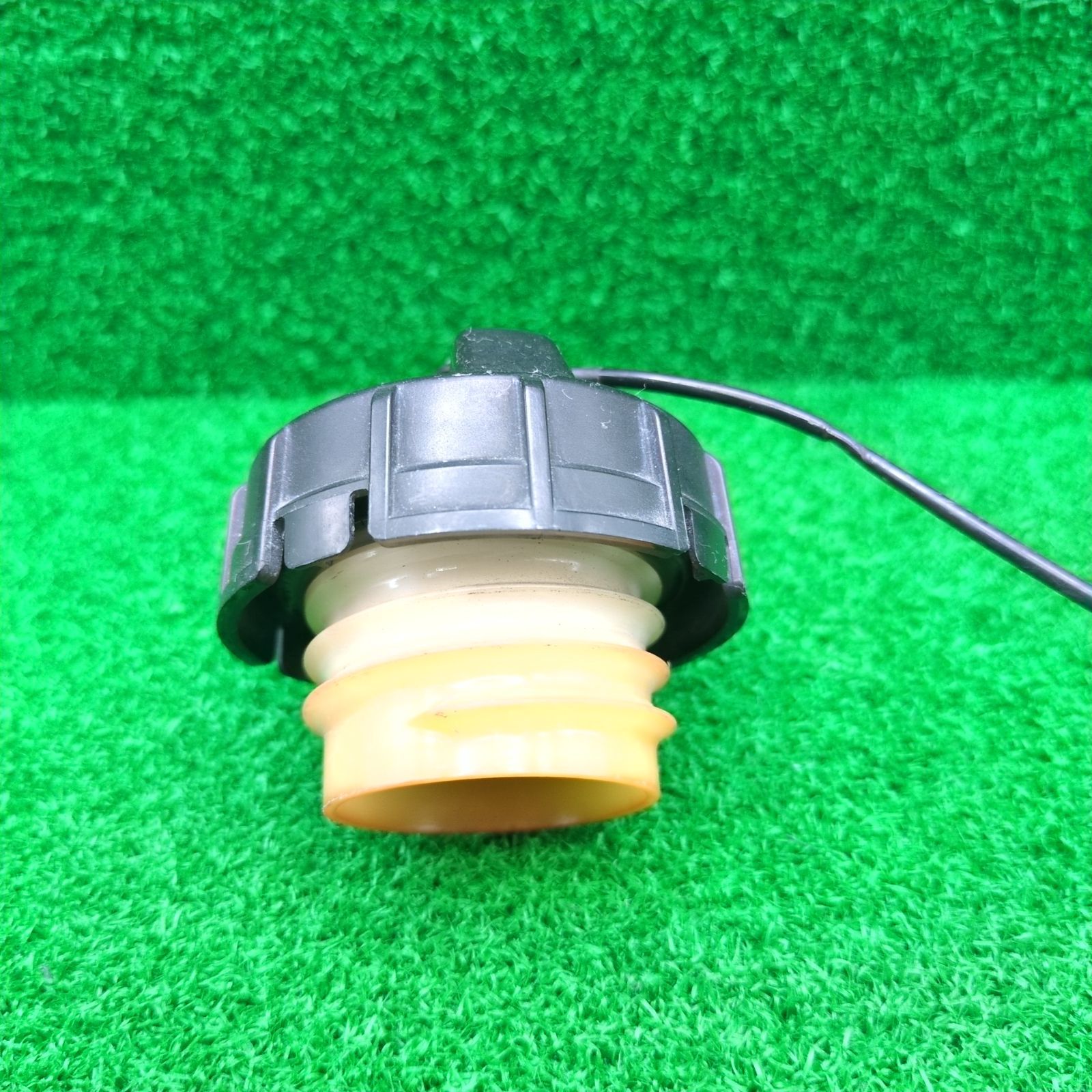 a9606] 送料無料 三菱 デリカD:5 CV5W ガソリン フューエル 給油口