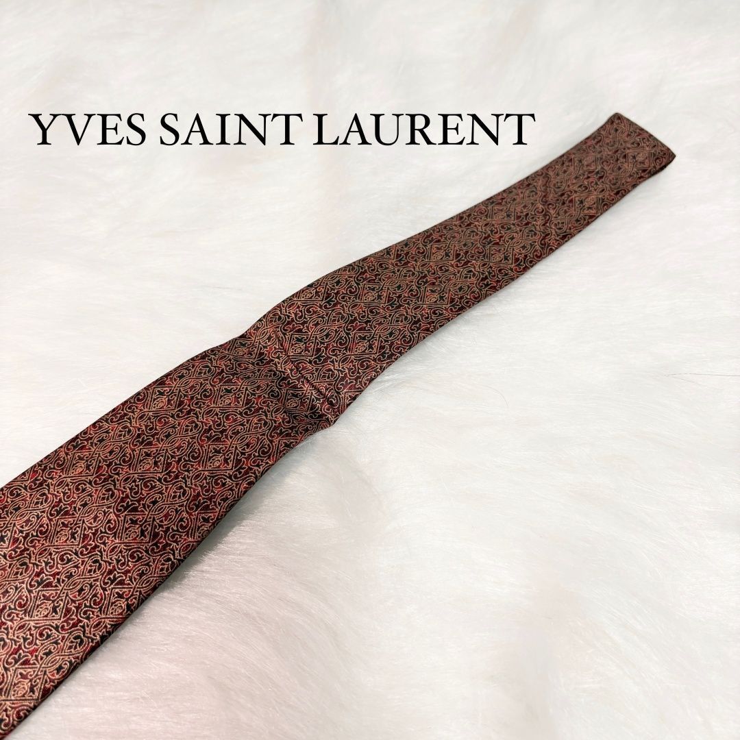 新品タグ付き/サンローランYSL/ネクタイ11/専用ケース付き/プレゼントにも Saint Laurent (サンローラン) シルク100％ 総柄ロゴ ネクタイ