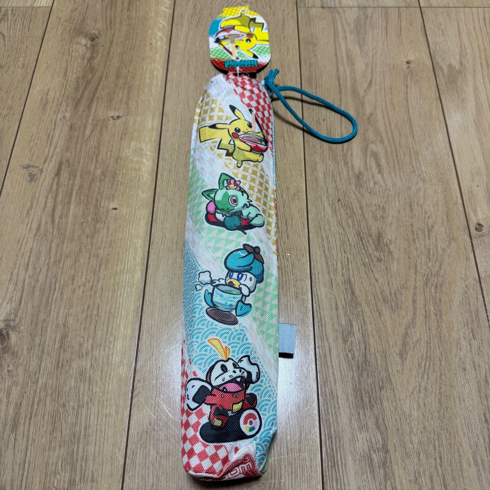 ラバープレイマット＆バッグ ピカチュウ&ニャオハ&ホゲータ&クワッス