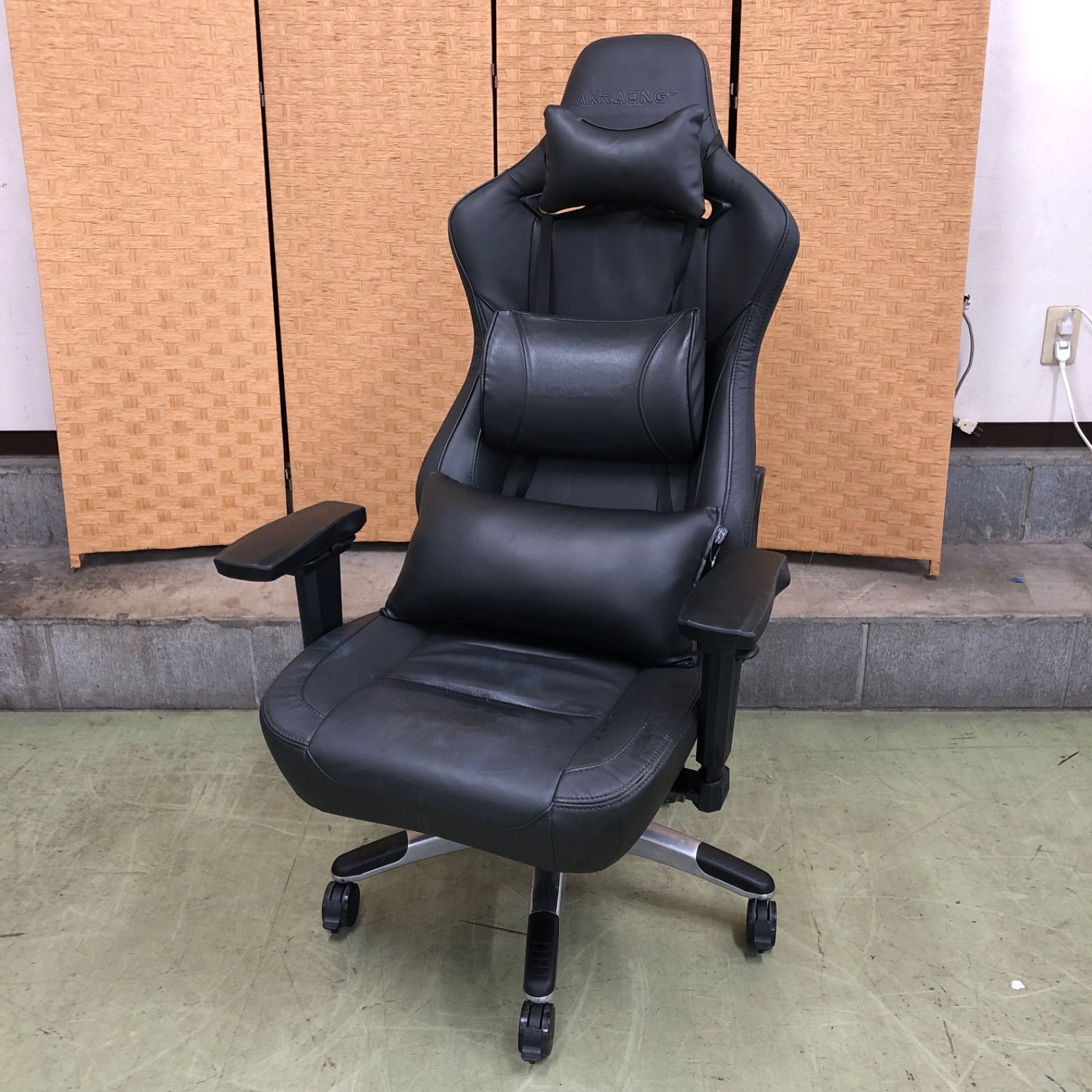 □【値下げ交渉可能】AKRACING エーケーレーシング ゲーミングチェア 