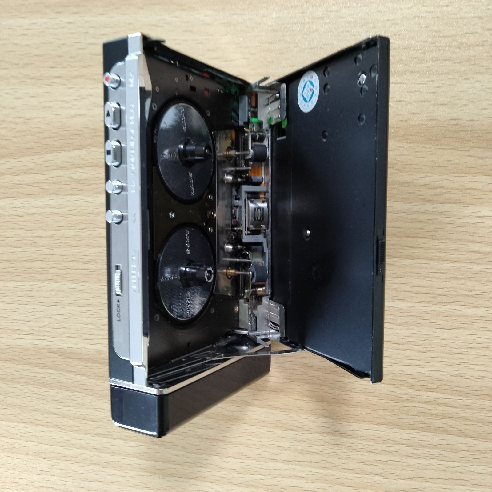 ジャンク品】SONY WALKMAN WM-F203 ラジオカセットウォークマン