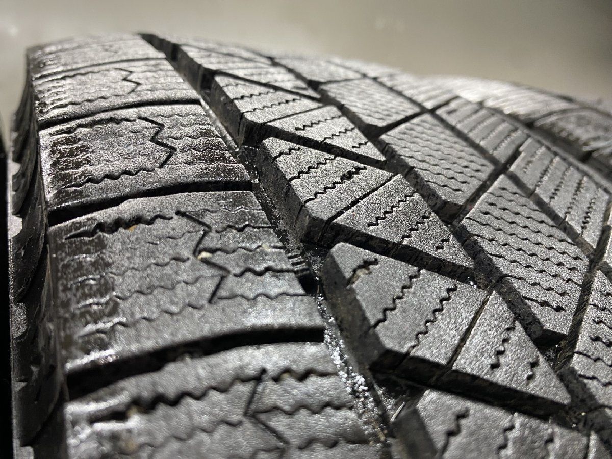 BS BRIDGESTONE BLIZZAK VRX3 215/70R15 15インチ スタッドレス 4本 22年製 バリ溝 グランビア ハイエース等　(STZ167) BS BRIDGESTONE BLIZZAK VRX3 215/70R15 15インチ スタッドレス 4本 22