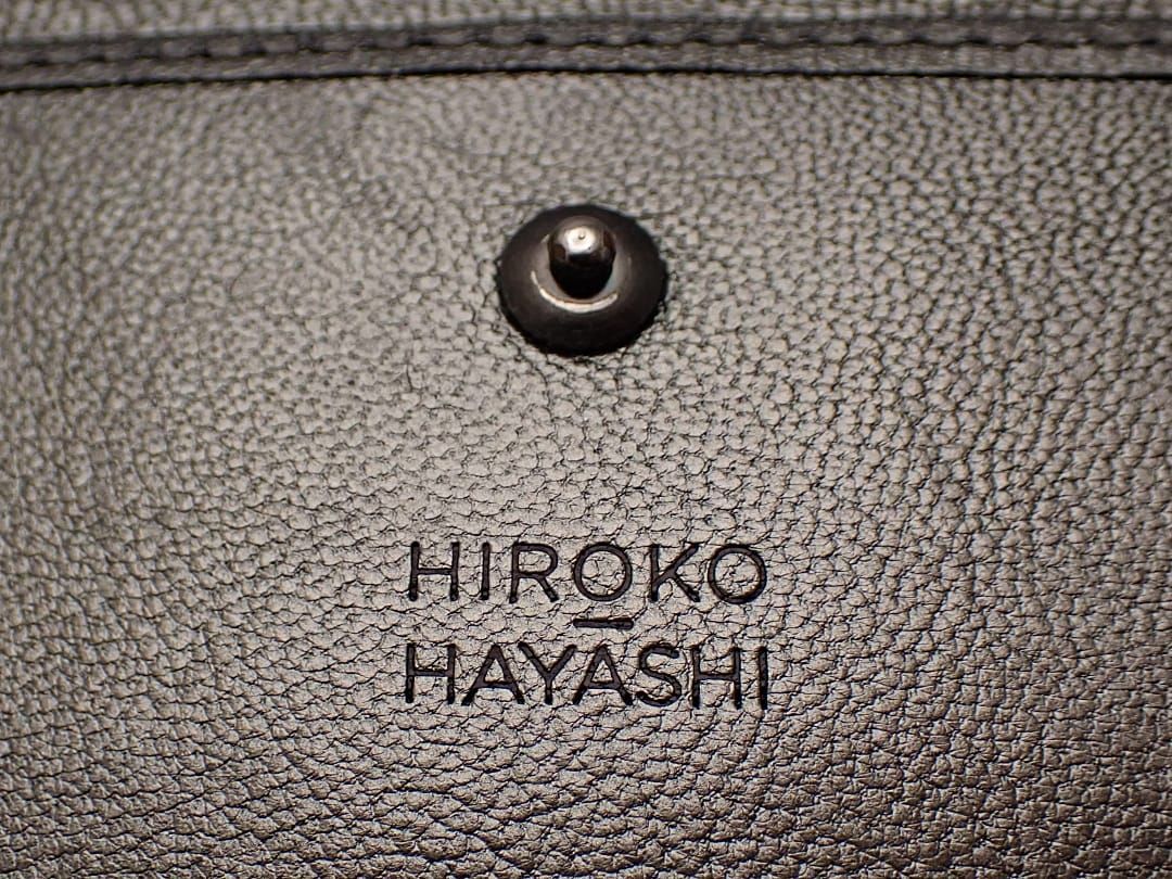 HIROKO HAYASHI ヒロコ ハヤシ 二つ折り財布 グレー プラティーノ 中古B 【送料無料】 A-9238【質屋出品】 HIROKO HAYASHI - HIROKO HAYASHI ヒロコ ハヤシ 二つ折り財布 グレー