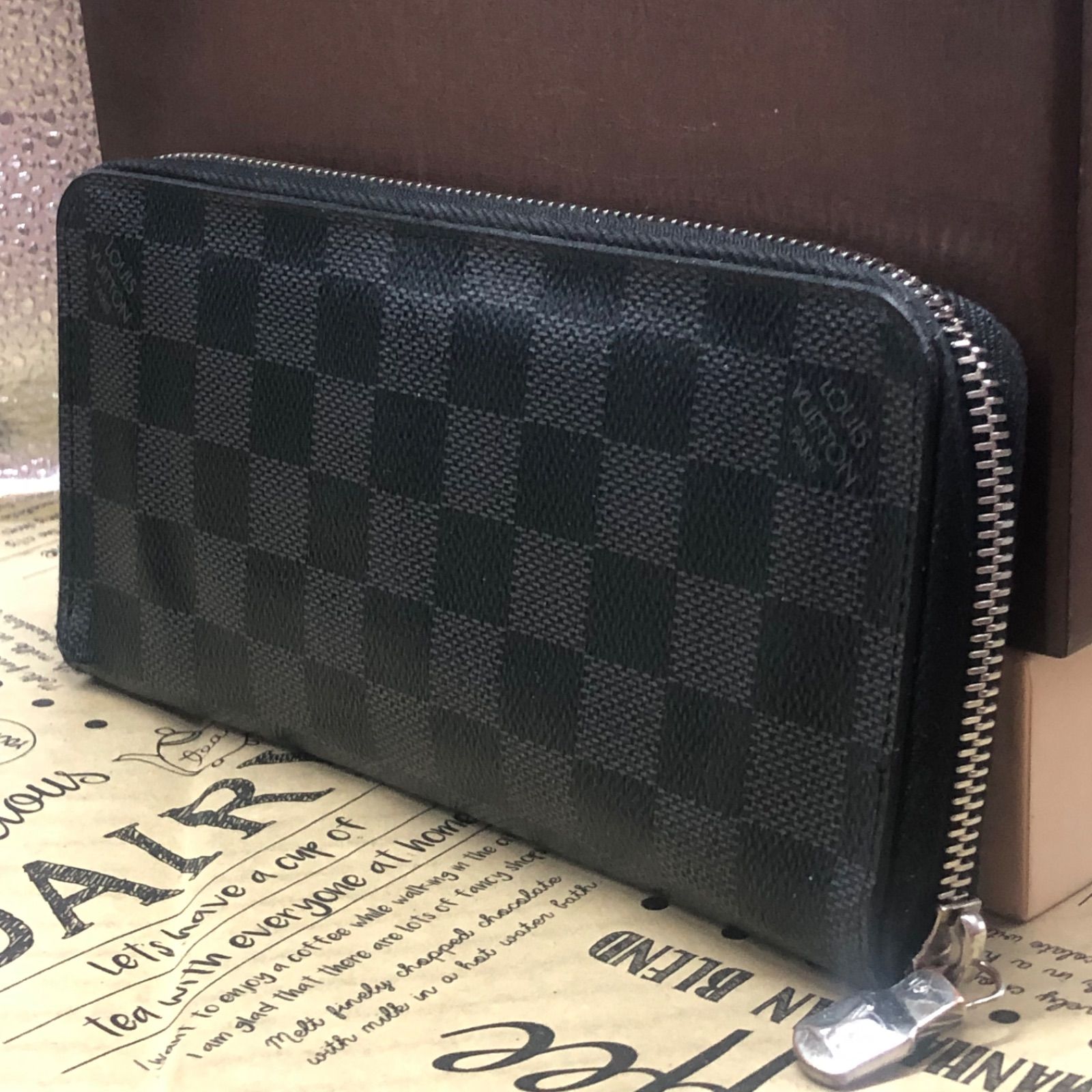 ルイヴィトン 長財布 ダミエ グラフィット ジッピーヴェルティカル 黒