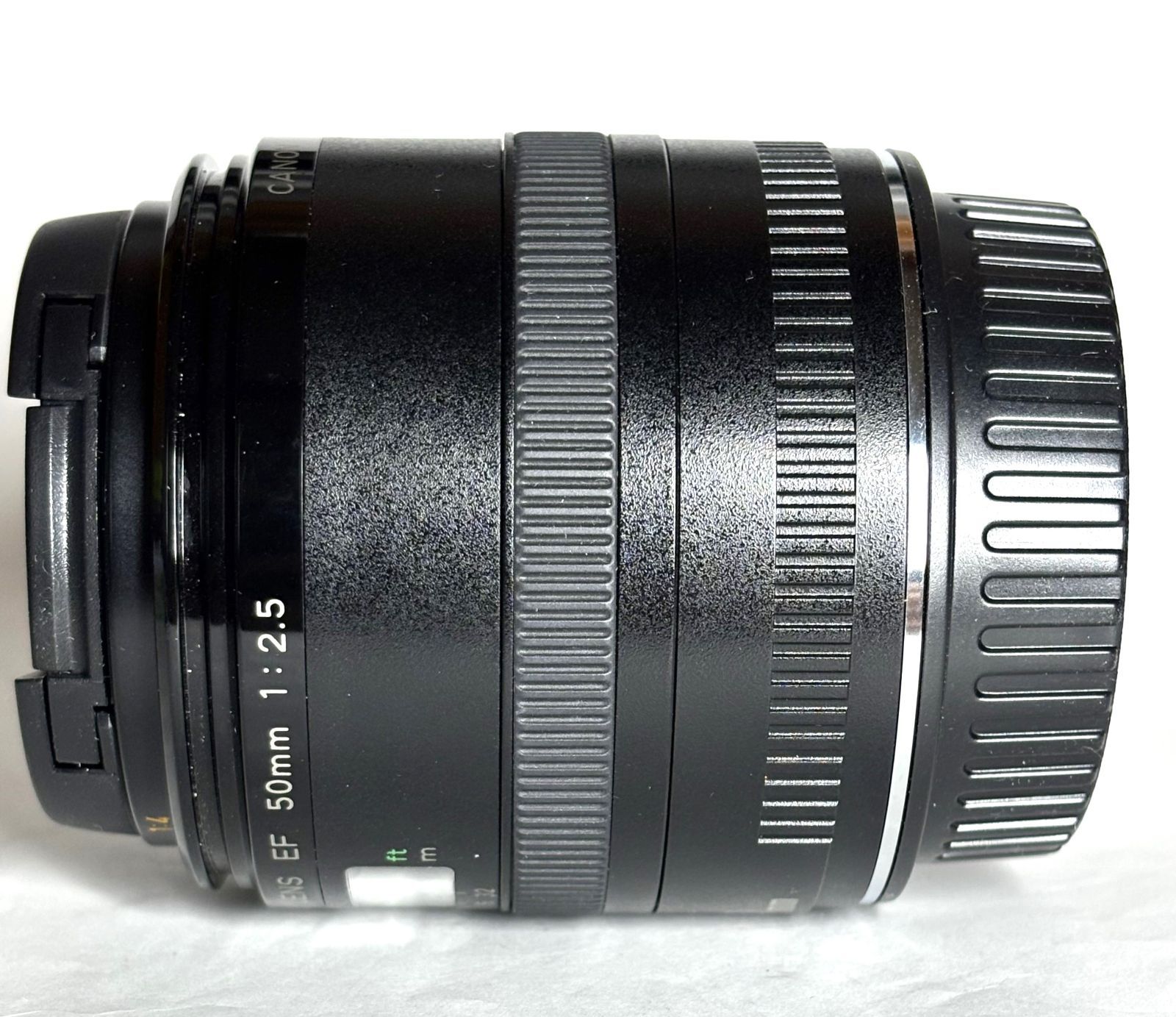 Canon EF50mm f2.5 macro コンパクトレンズ ジャンク品 Canon EF50mm f2.5 macro コンパクトレンズ AF/MF可動美品 EOS1眼レフ