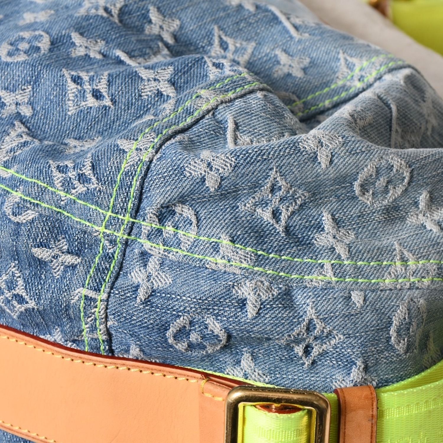 極美品 LOUIS VUITTON ルイヴィトン デニム サンライズ ショルダーバッグ ブルーグラデーション デニムキャンバス M93189 中古 4a000848 極美品 LOUIS VUITTON ルイヴィトン デニム サンライズ ショルダー