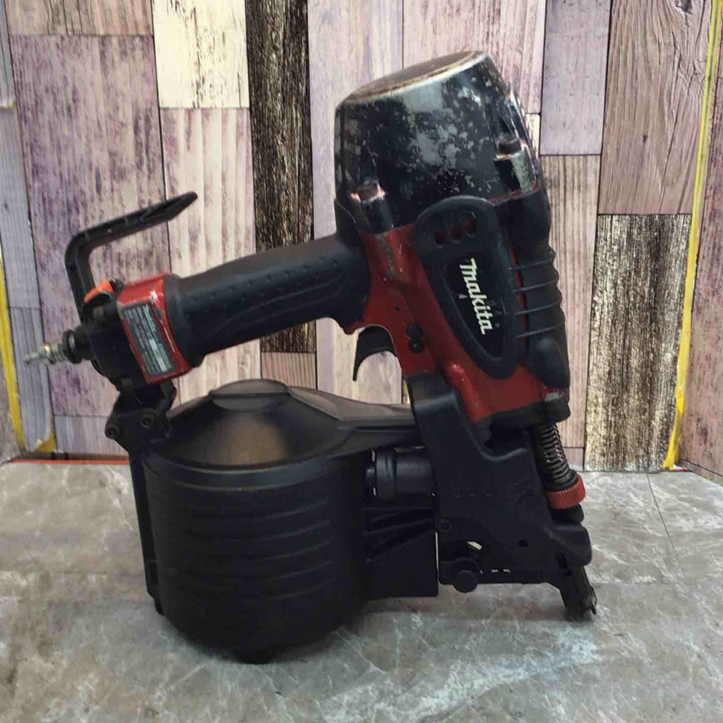 ☆マキタ(makita) 高圧エア釘打ち機 AN900HX【八潮店】 - メルカリ