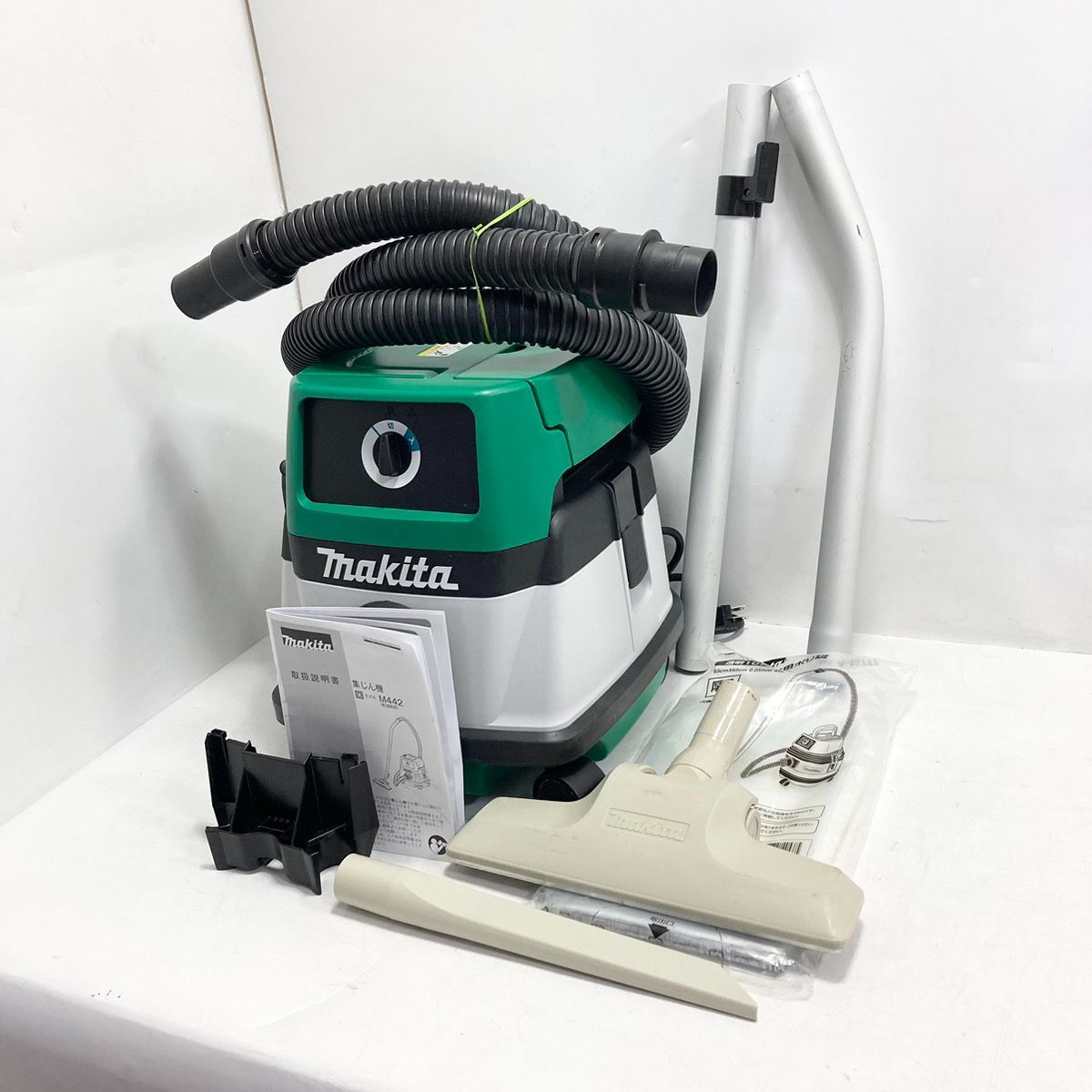 MAKITA マキタ 乾湿両用集じん機 集塵機 M442 2024年製 - メルカリ