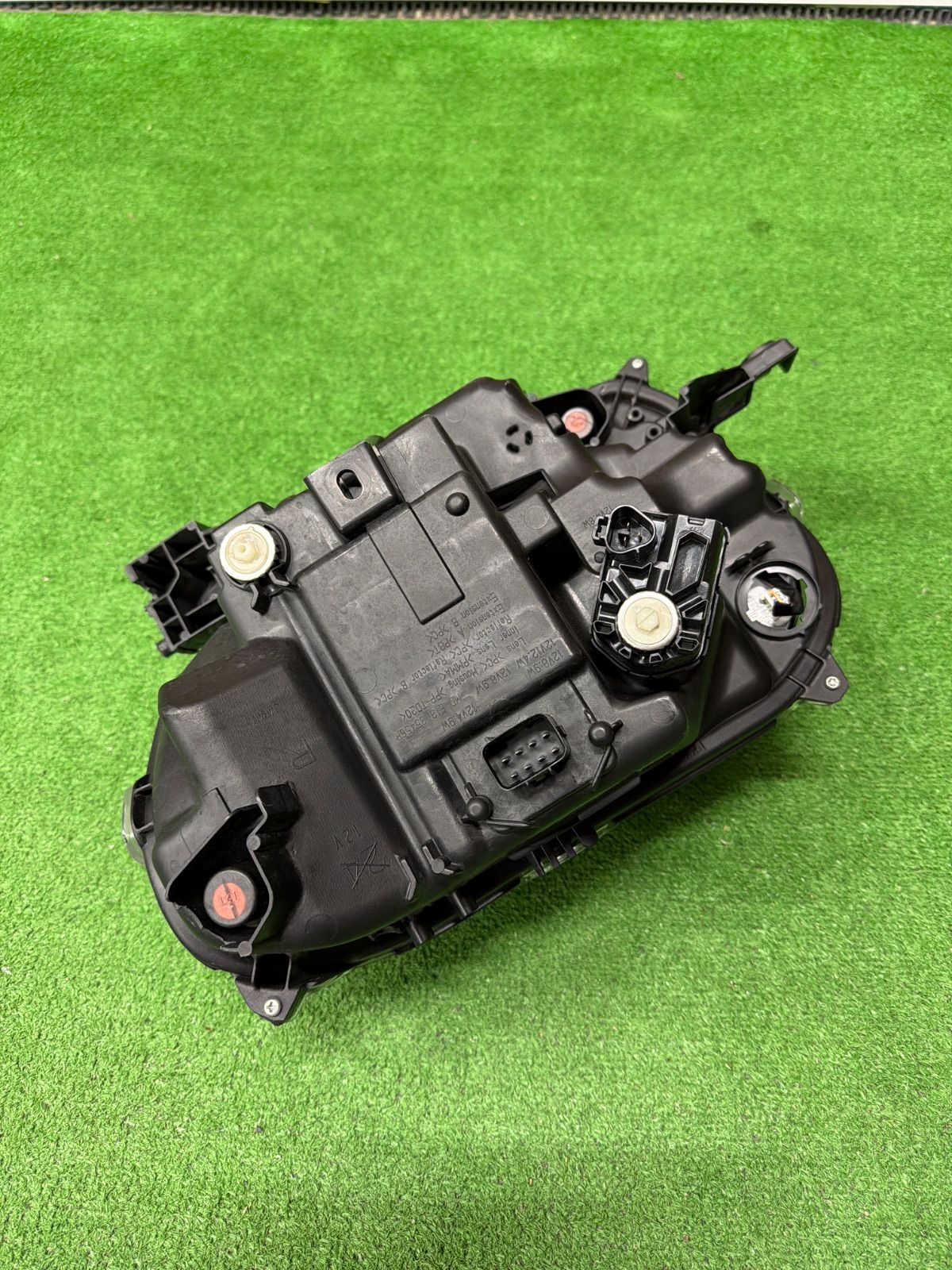 ダイハツ タント LA650S 純正 右側 ヘッドライト KOITO 100-69074 (567