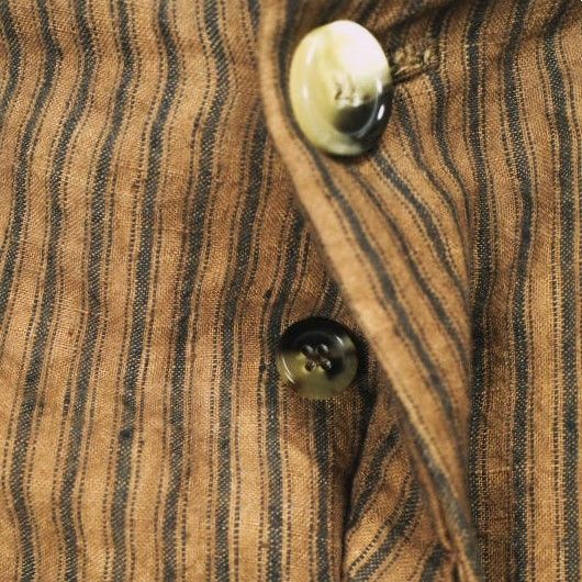 Omar Afridi オマールアフリディ イギリス製 KAKISHIBU STRIPES LINEN SLACK SHORTS 柿渋染めストライプ リネンショーツ OA-SS20-TRS-104-02 S Brown ショートパンツ 定価63,800円 ボトムス【新古品】【中古】【Omar Afridi】 Omar Afridi（英國製造）柿澀條紋亞麻休閒短褲（柿子色條紋亞麻短褲