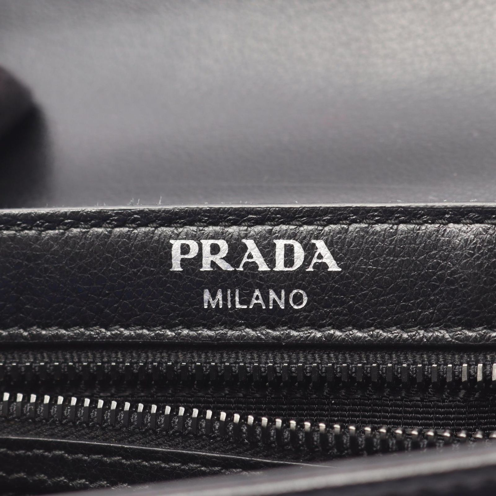 プラダ PRADA ショルダーバッグ GLACE'CALF 1BD147 ブラック レザー