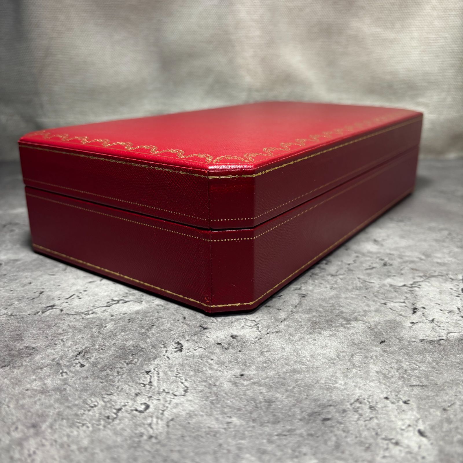 【美品】CARTIER 時計ケース　空箱　ウォッチボックス　外箱、説明書付き Cartier カルティエ 時計 ケース 空箱 BOX 外箱付 腕時計用 取扱説明書