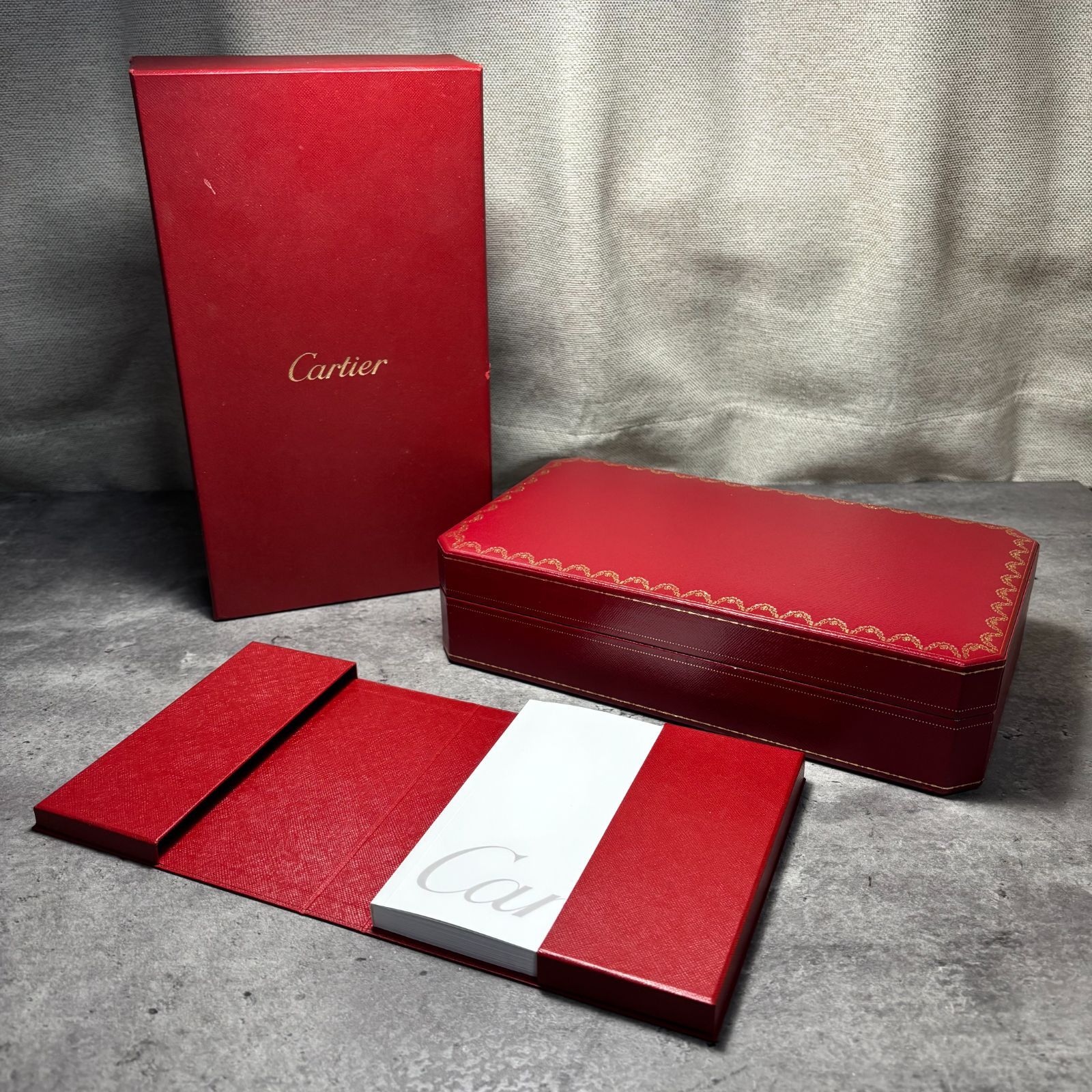 【美品】CARTIER 時計ケース　空箱　ウォッチボックス　外箱、説明書付き Cartier カルティエ 時計 ケース 空箱 BOX 外箱付 腕時計用 取扱説明書