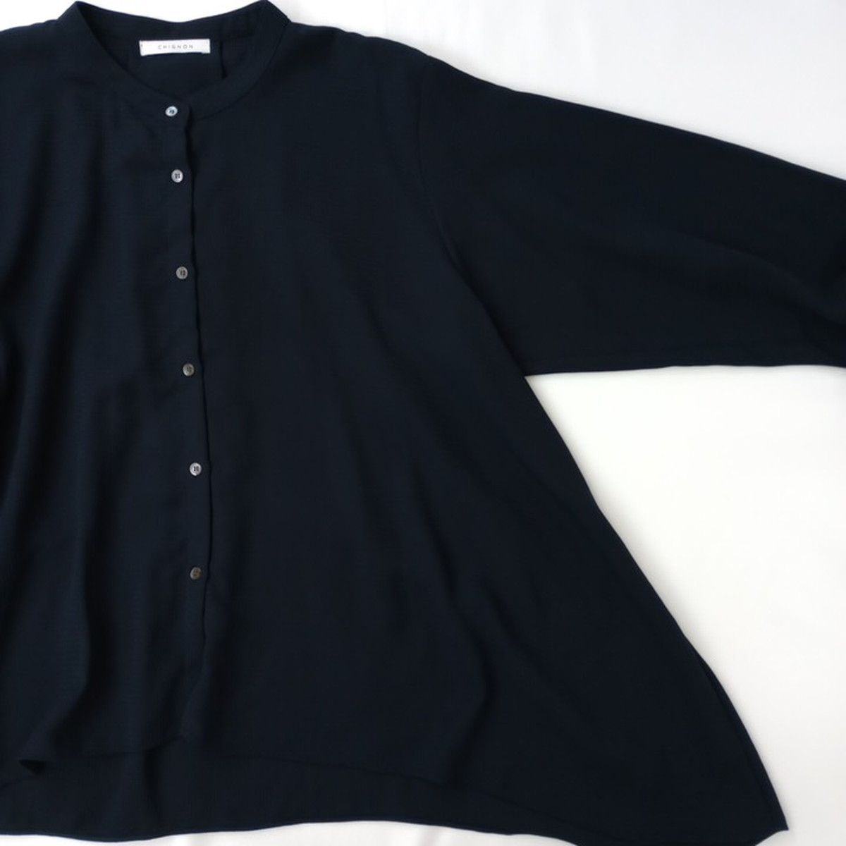 新品 シニヨン 袖リブスタンドカラーシャツ ネイビー 【公式通販】