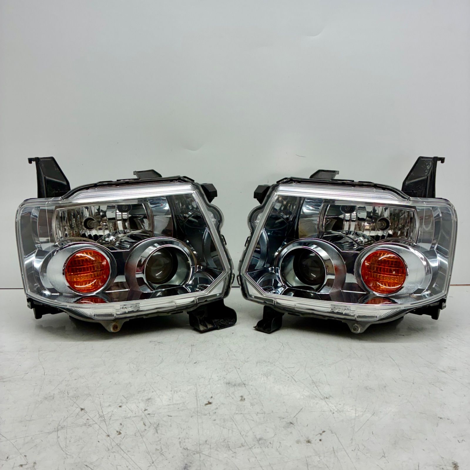 三菱E Kスポーツ自動車用 ヘッドライト 左右セット