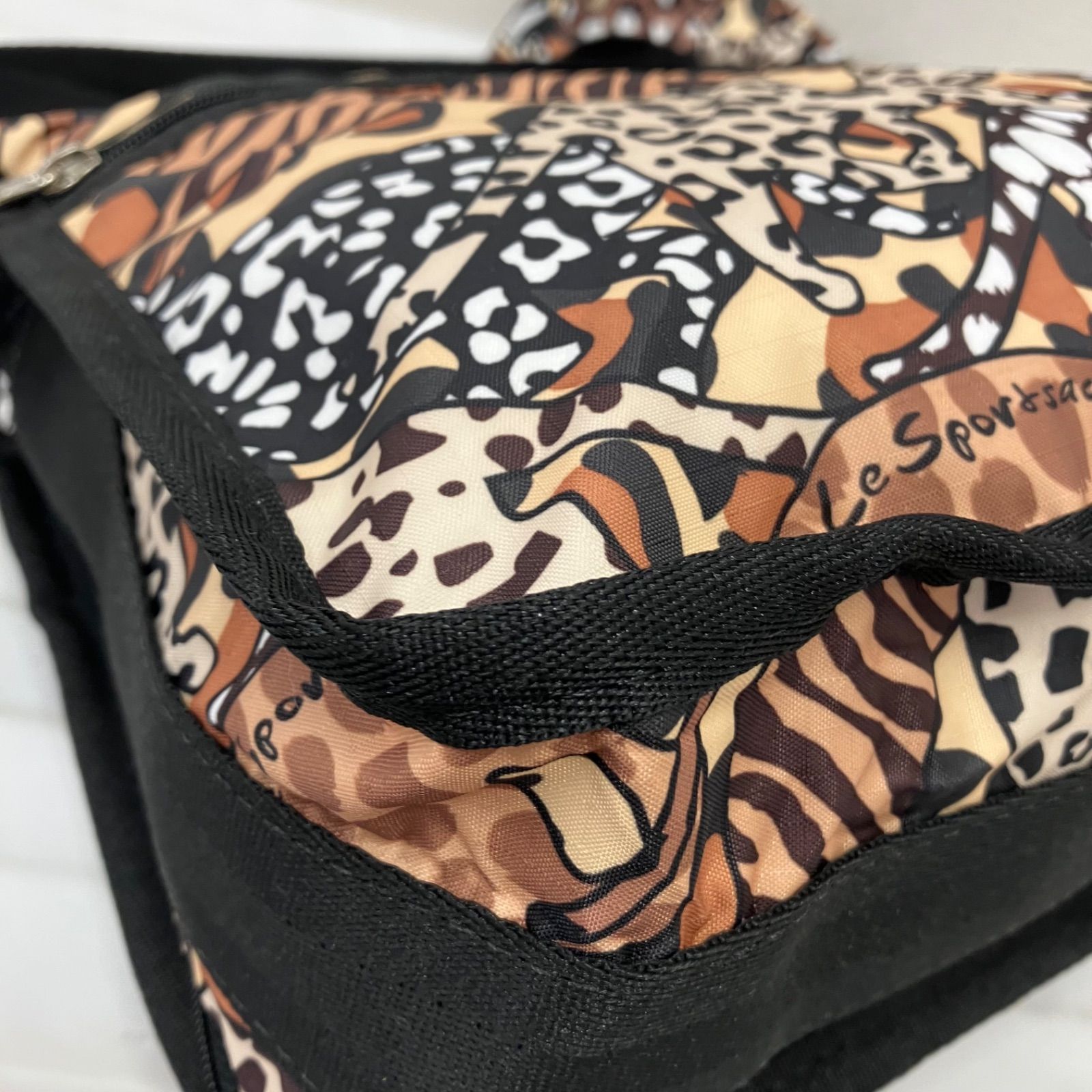 1873　LeSportsac レスポートサック　ショルダー　レオパード 1873 LeSportsac レスポートサック ショルダーバッグ デラックス
