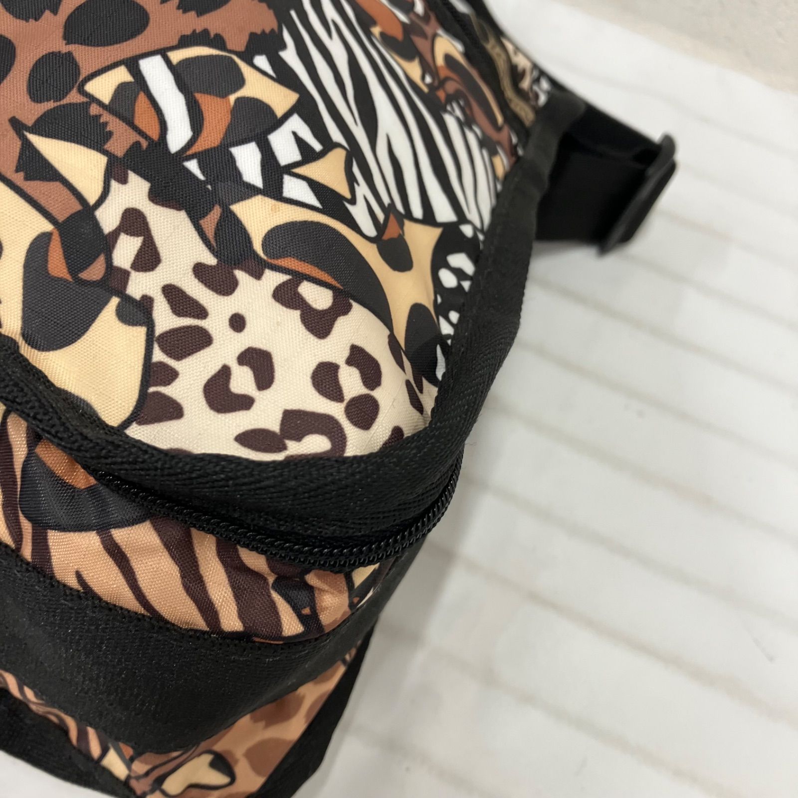 1873　LeSportsac レスポートサック　ショルダー　レオパード 1873 LeSportsac レスポートサック ショルダーバッグ デラックス