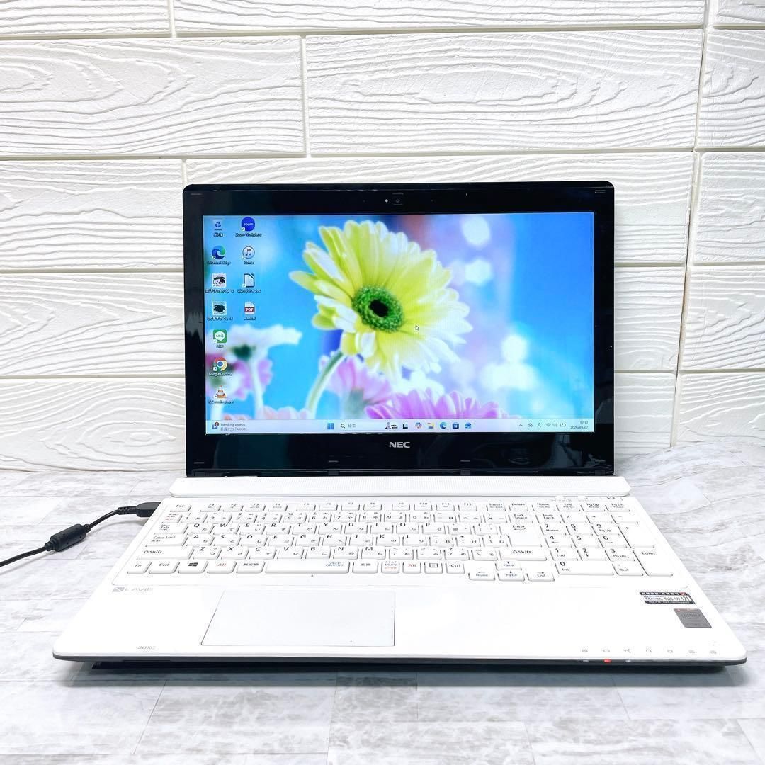 NEC LAVIE ホワイト 8GB Windows11 ノートパソコン DVD 大画面 カメラ