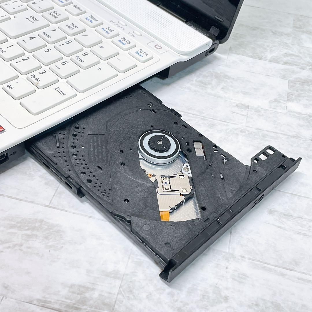 NEC LAVIE ホワイト 8GB Win11ノート DVDカメラ付 - メルカリ