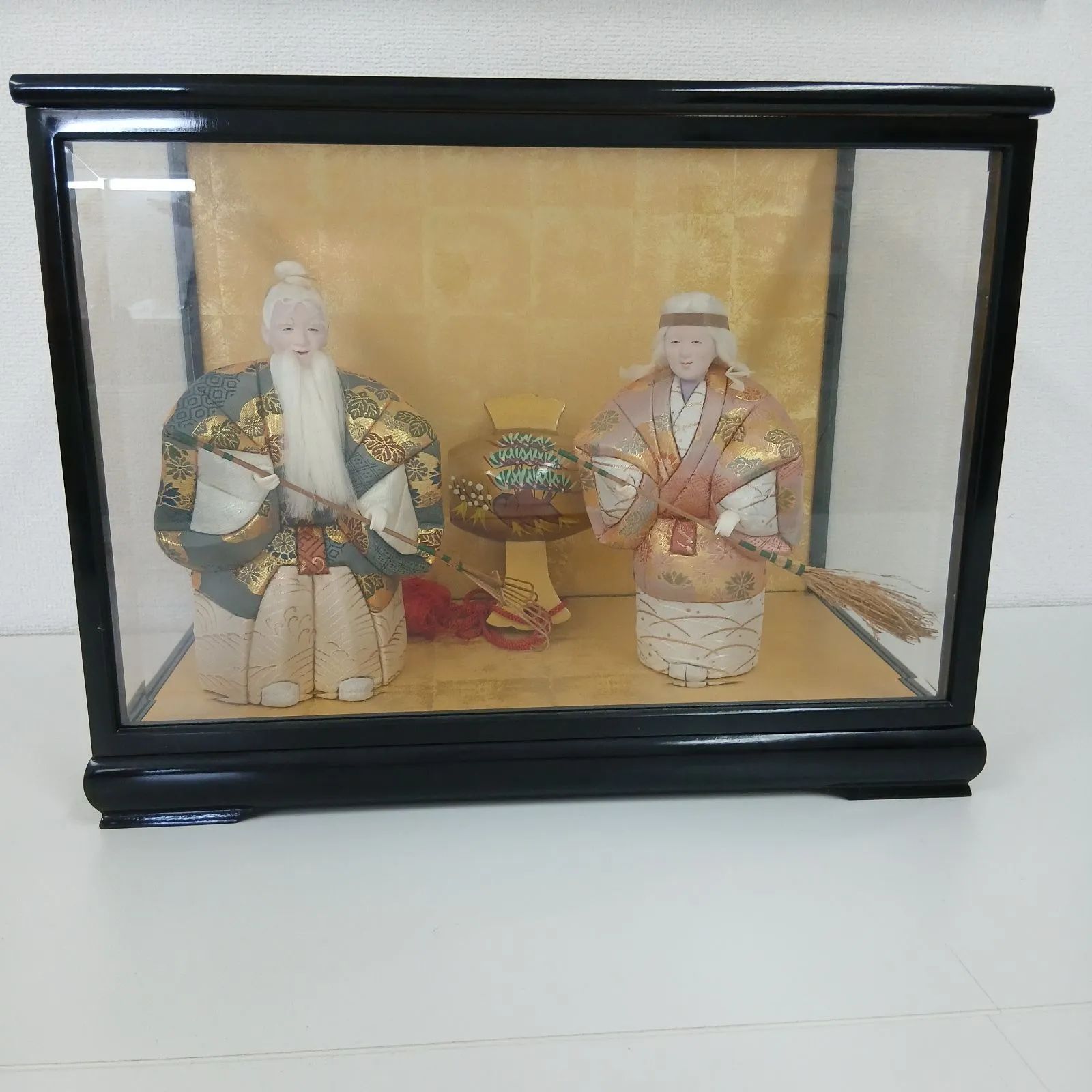 隆幸作 西絹 高砂人形（ガラスケース付）きめ込み 打ち出の小槌付き