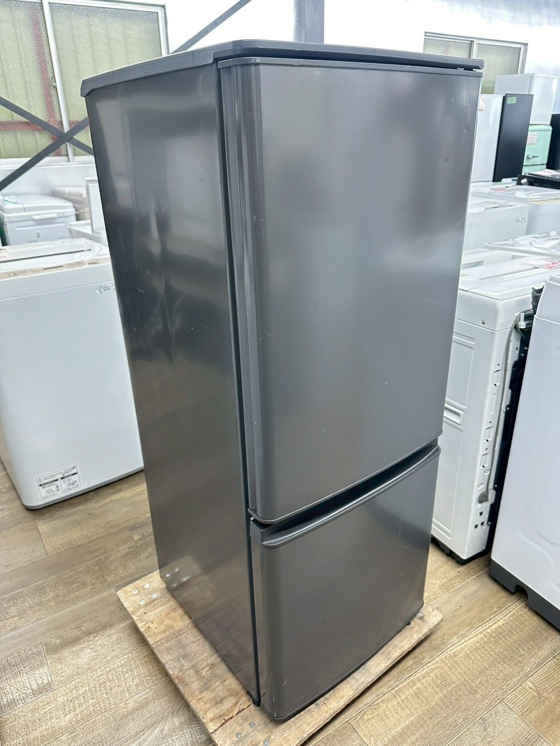 大阪送料無料★3か月保障付き★冷蔵庫★三菱★2ドア★2022年★MR-P15G-H1★R-1709 大阪送料無料☆3か月保障付き☆冷蔵庫☆三菱☆2ドア☆2022年☆MR-P15G