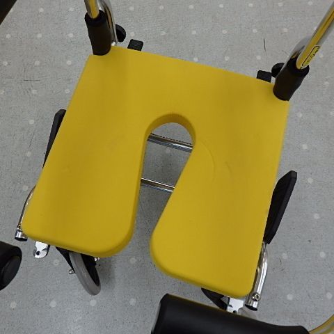 看護・介護用品 ＜関東地方送料込み！！＞カワムラ シャワーキャリー