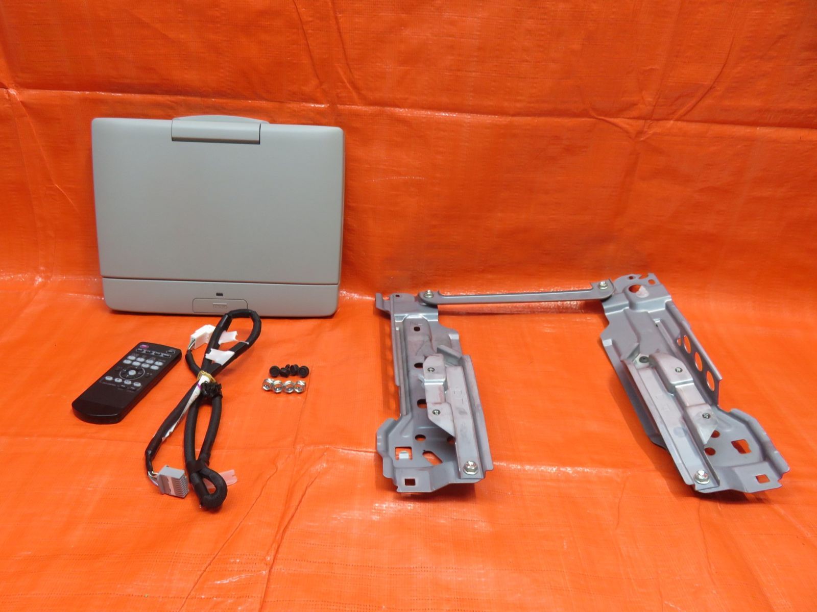 LA9960* 保証付 ヴェルファイア GGH20W/後期 11型フリップダウンモニター V11T-R62C/08540-00420-B0 /GGH25W リモコン ビス 配線 ステー付
