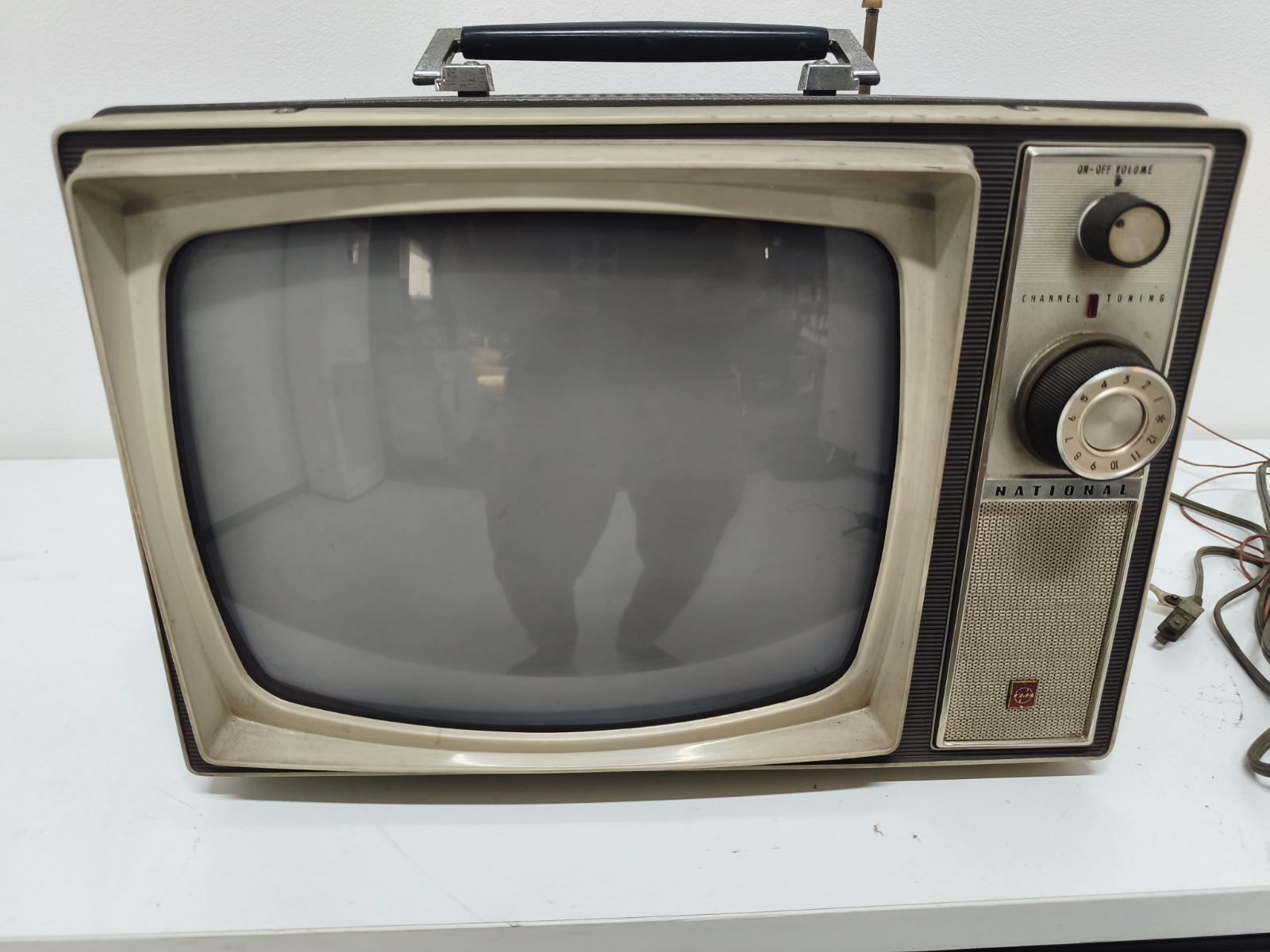 National ブラウン管テレビ 真空管 白黒 ポータブル 型番不明 現状品 