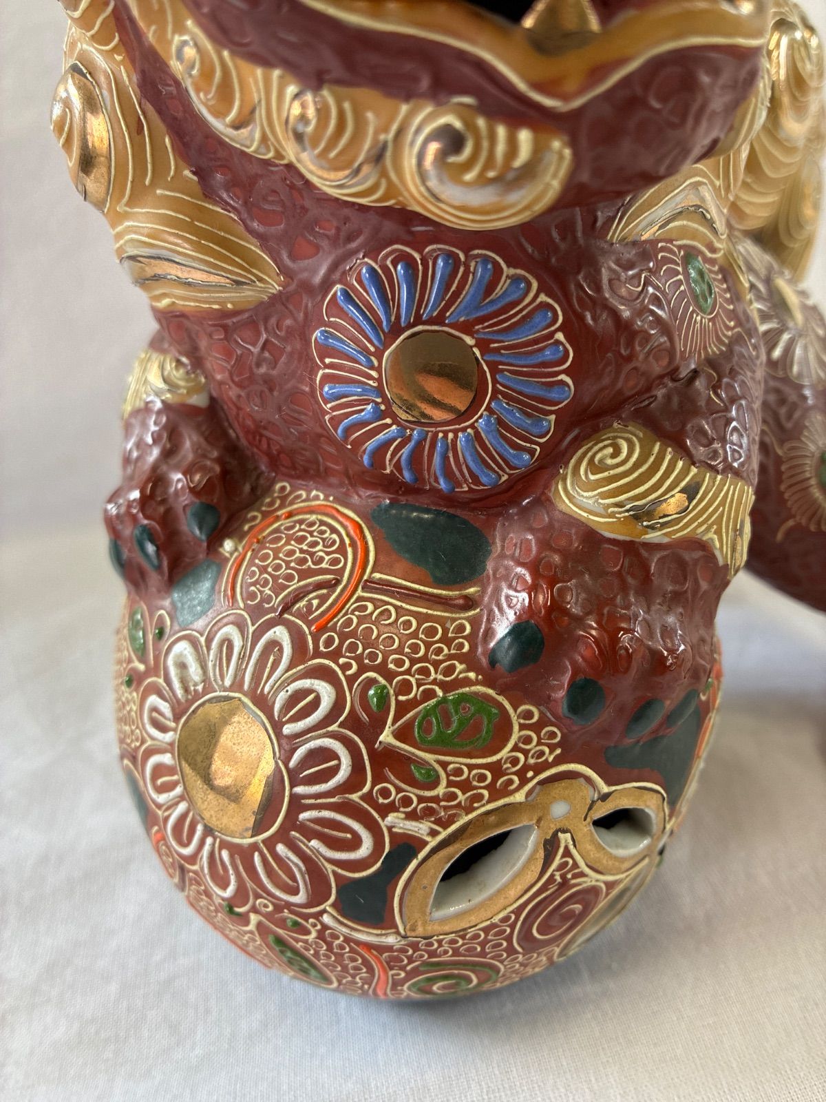 約18cm】九谷焼 玉乗り獅子 置物 東山九谷 縁起物 魔除け 金彩 赤